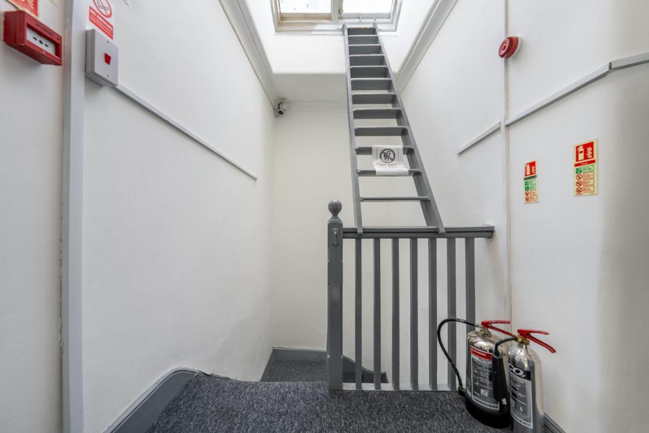 The Buross - Aldgate Aparthotel Лондон Екстериор снимка