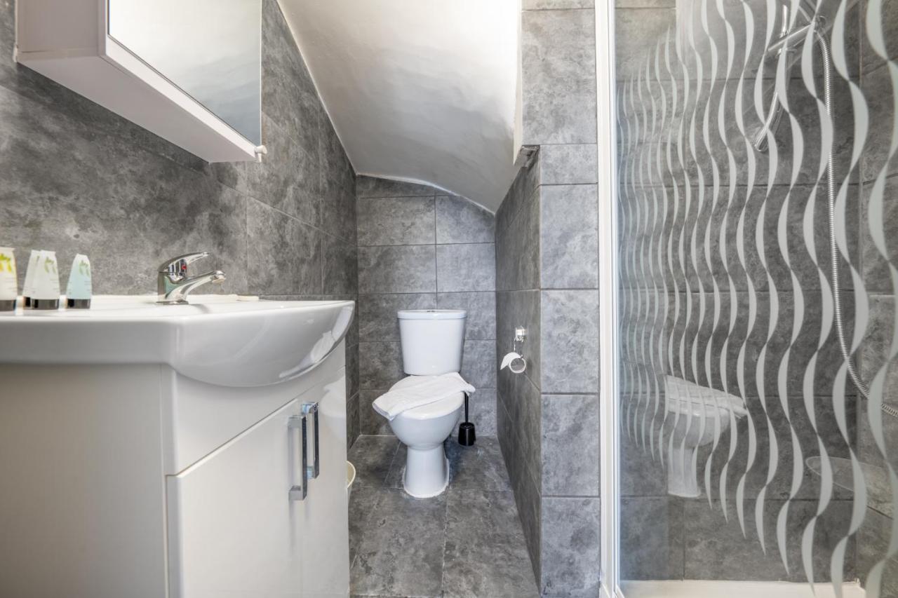 The Buross - Aldgate Aparthotel Лондон Екстериор снимка